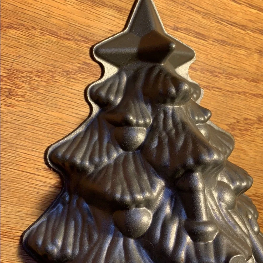 Nordic Ware Christmas tree cake form non-stick